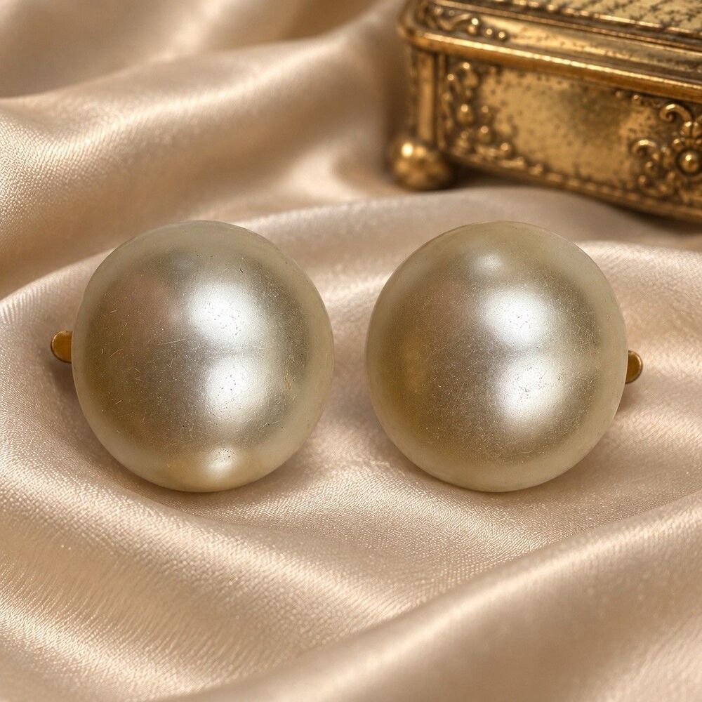 Vintage 1980s Oversized Faux Pearl Dome Clip On Earrings Champagne 1 Inch